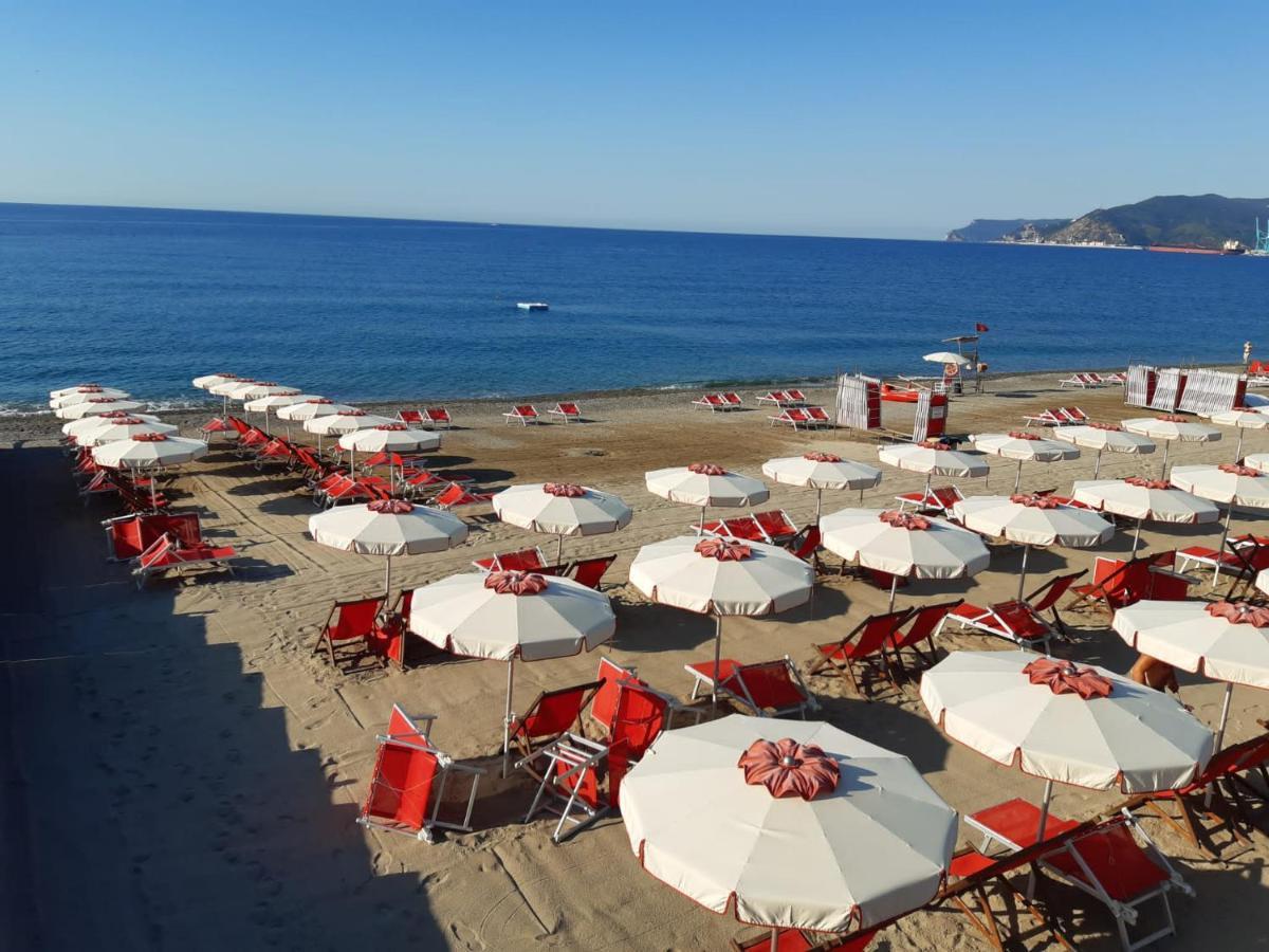 Ferienwohnung La Casa Del Mare Savona Exterior foto